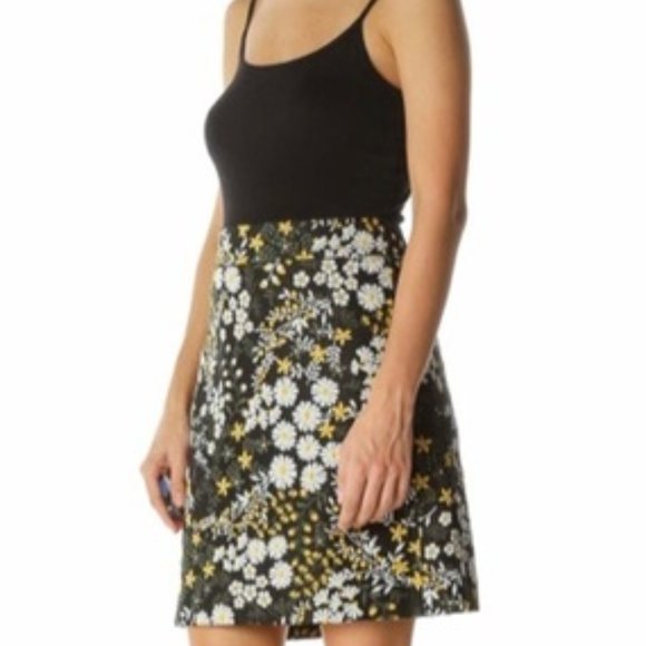 Daisy Embroidered Mini Skirt - Picture 10 of 10